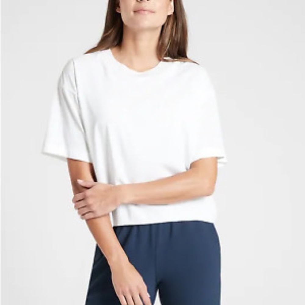 Athleta zephyr crop tee